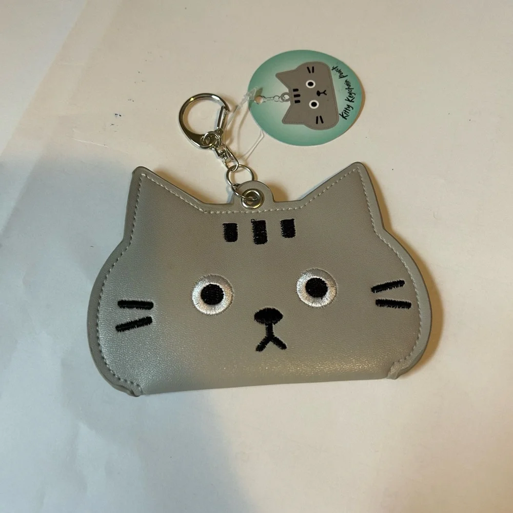 Source Unknown Gray Cat Keychain Pouch